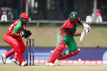 BDJLBD জ্যাকপট স্লটস — স্পিন করুন বিশাল পুরস্কারের জন্য স্বর্ণমুদ্রা পরিবেষ্টিত এক স্লট রিলে জয়ী ‘সেভেন’ প্রতীকের নাটকীয় দৃশ্য—যা বড় জয়ের প্রতীক।